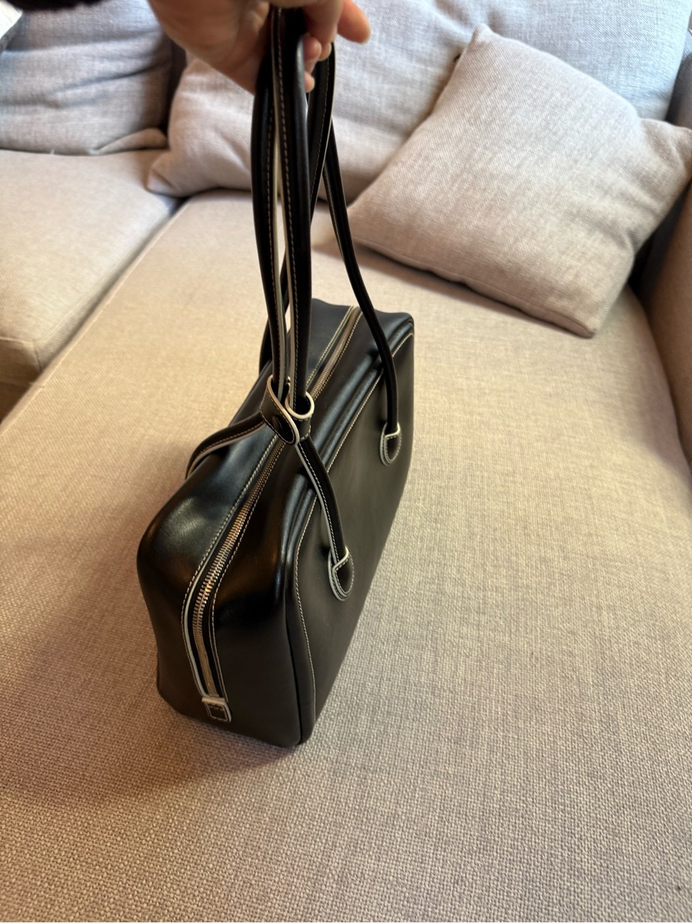 Marge Sherwood Boston bag black with white stitching - Picture 4 of 6